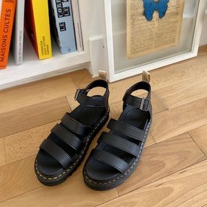Dr Martens Blair Hydro Leather Sandal